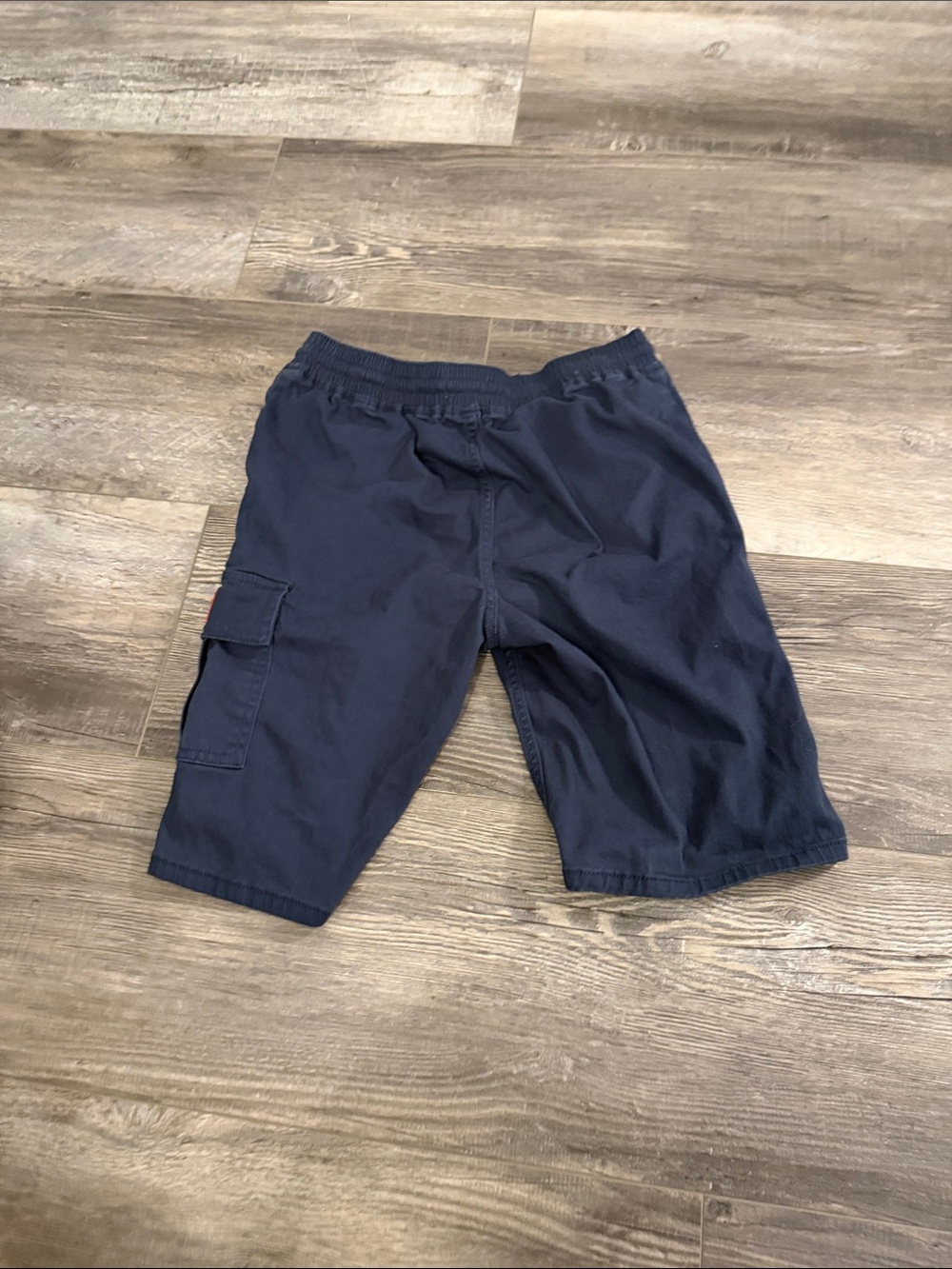 Levi's‎ Navy Cargo Shorts with Red Drawstring Tips - Picture 2 of 4